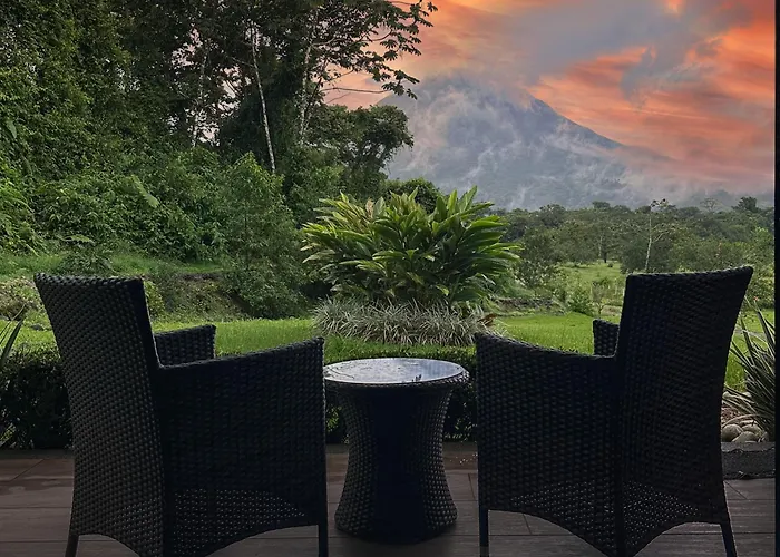Arenal Roca Suites